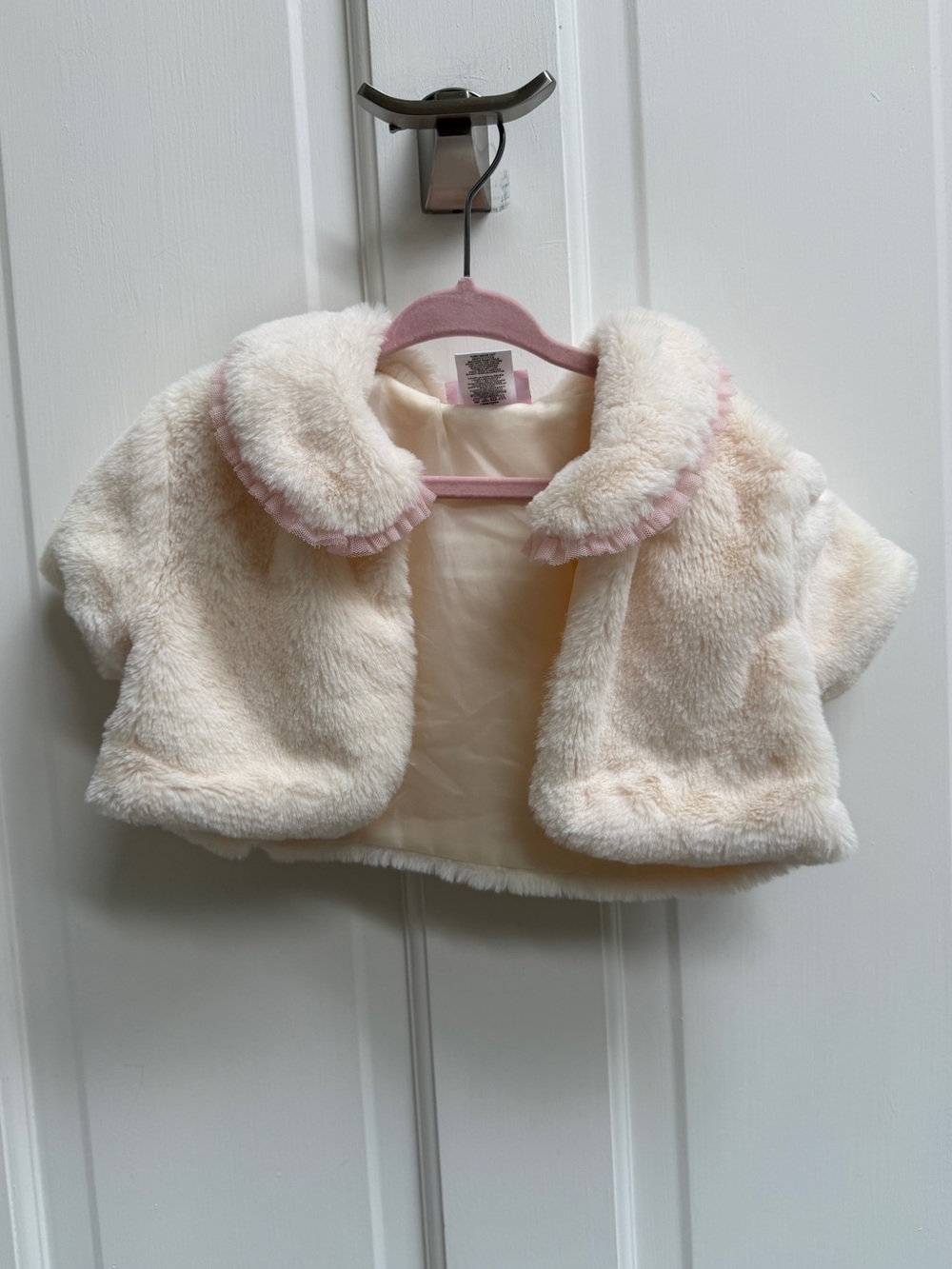 NWOT Little Lass Girls 4T Cream Faux-Fur Bolero with Pink Trim Cropped Jacket